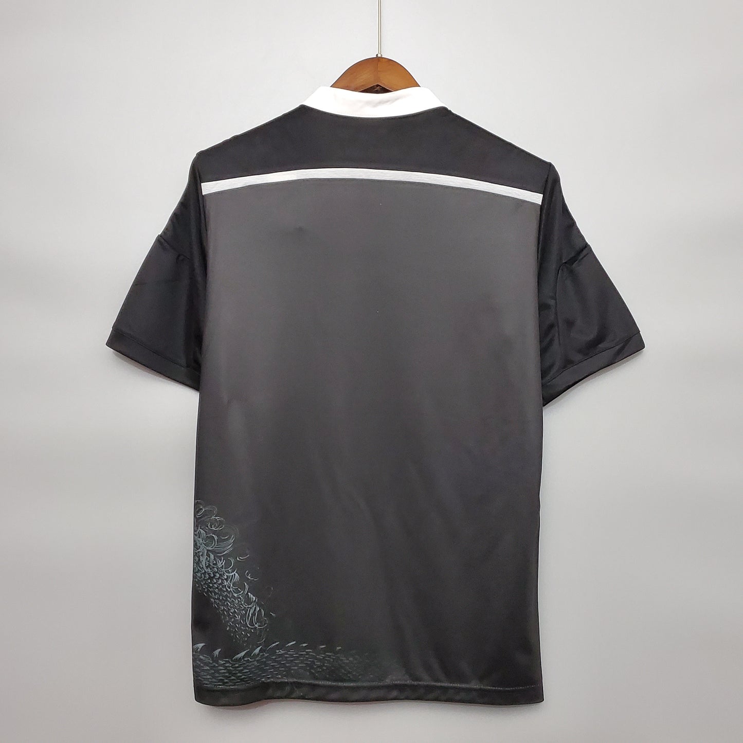 Camiseta Retro Real Madrid Visitante 2014 – Edición Limitada