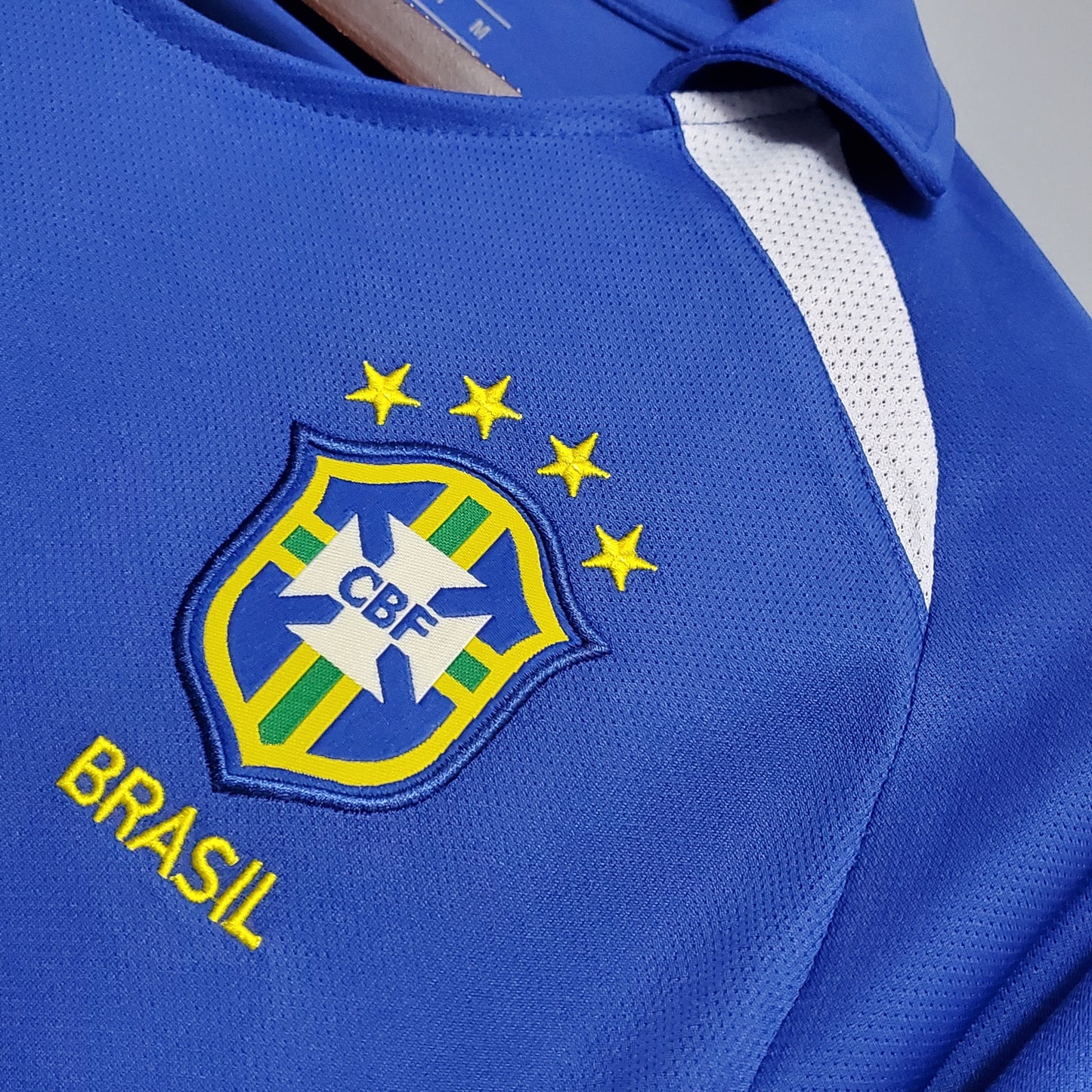 Camiseta Selección de Brasil 2002 – Segunda Equipación | Temporada Retro | RetroCamis