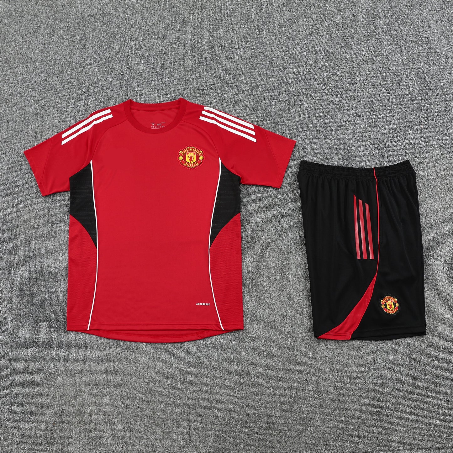 Conjunto de entrenamiento Manchester United – Camiseta y pantalón corto