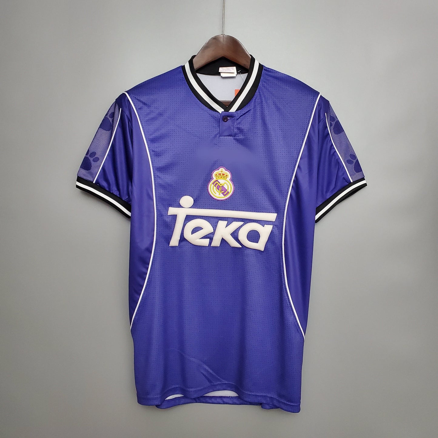 Camiseta Retro Real Madrid Visitante 1997 - Edición Limitada