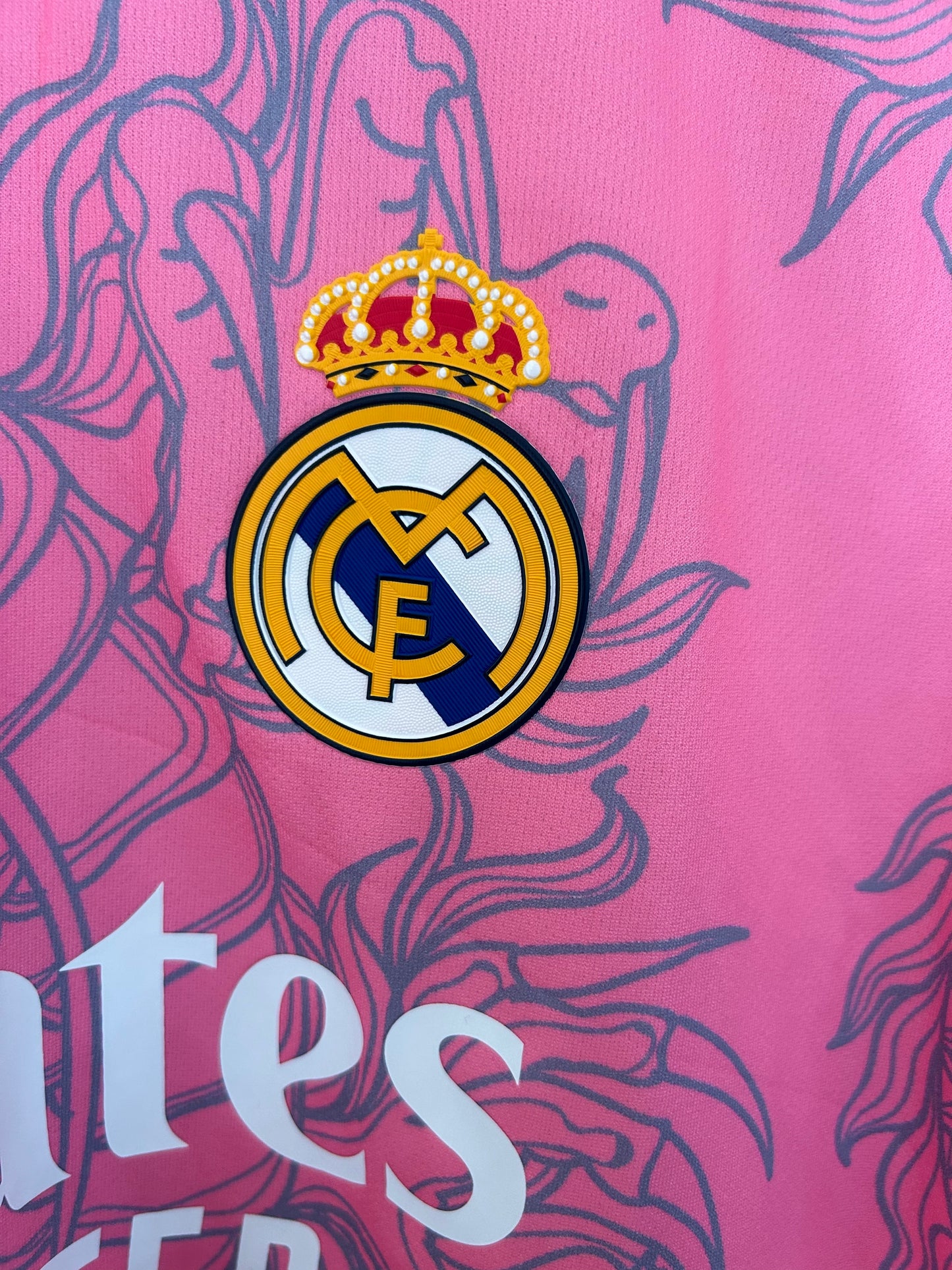 Camiseta Real Madrid Rosa – Edición Especial | RetroCamis