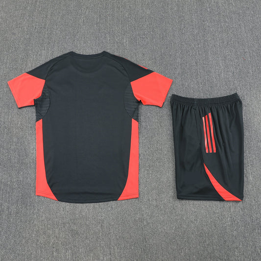 Conjunto de entrenamiento Bayern de Múnich – Camiseta y pantalón corto
