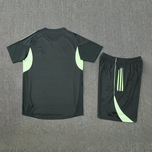 Conjunto de entrenamiento Real Madrid 2 – Camiseta y pantalón corto